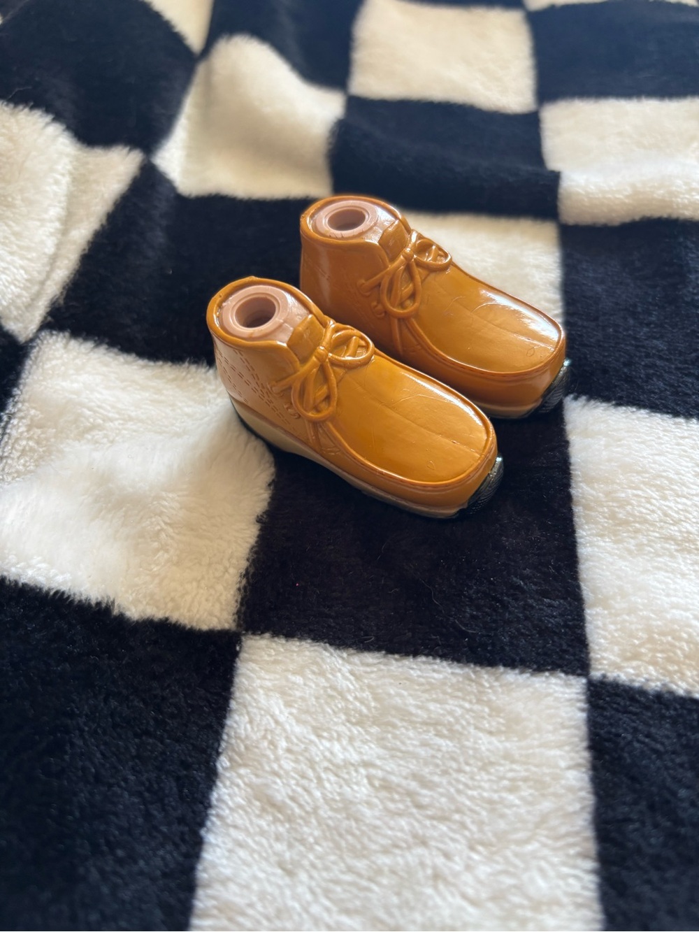 Mustard yellow lace-tie chukka bratz boy boots